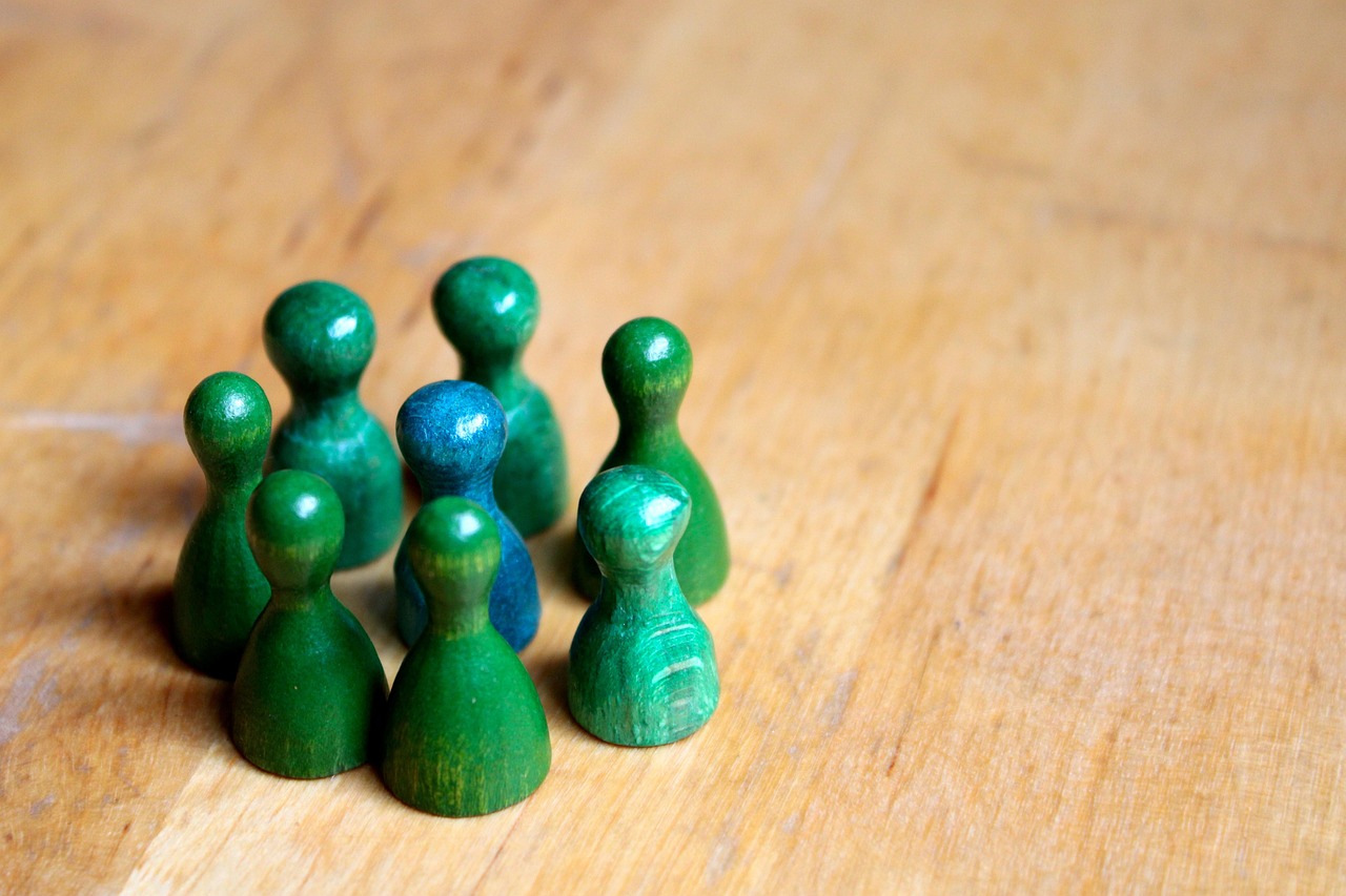 青年一派实名账号：注册代理如何收费